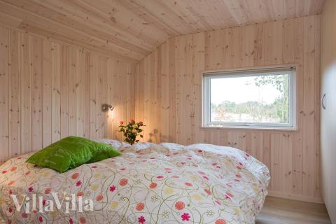 Sovrummen är alla inrättade med sköna boxmadrasser och inbyggda garderober