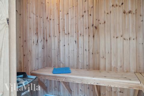 Njut av bastuvärmen i lyxstuga nr 314 för 20 personer