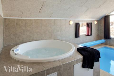 Efter en händelserik dag är det skönt med avkoppling i husets egna spa bad