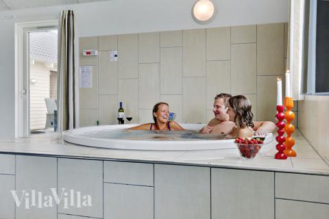 Få en bubblande känsla av välbefinnande i husets badtunna