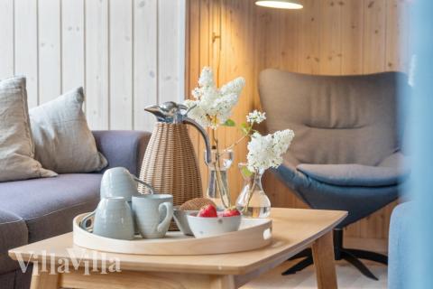 Soffhörnan i lyxstuga 323 i Nordsjälland.