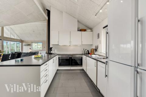 Köket i lyxstuga nr 328 är generöst inrett.