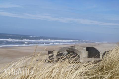 Den vackra stranden i närheten av lyxhus 332 vid Vestjylland.