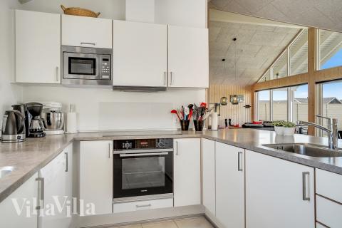 Köket i lyxstuga nr 338 är generöst inrett.