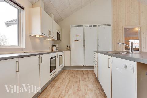 Köket i lyxstuga nr 340 är utrustat så att ni kan laga mat till 22 personer.