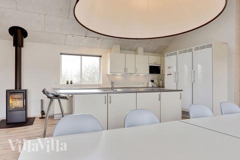 Köket i lyxstuga nr 340 är generöst inrett.