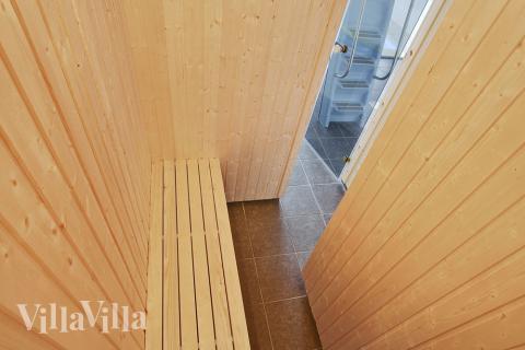 Njut av bastuvärmen i lyxstuga nr 341 för 14 personer