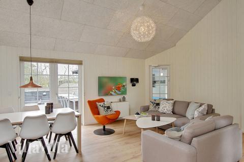 Ni kan sitta 24 personer tillsammans i vardagsrummet när ni besöker lyxhus nr 342 i Vestjylland.