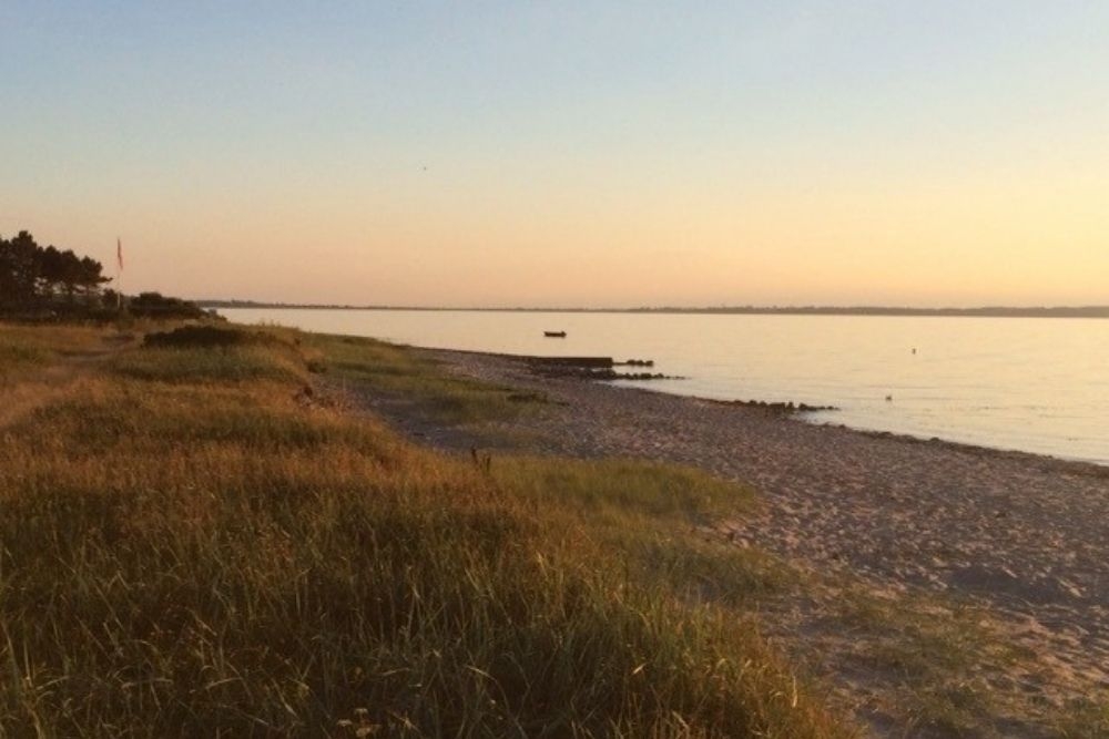 Den vackra stranden i närheten av lyxhus 344 vid Fyn och öar.
