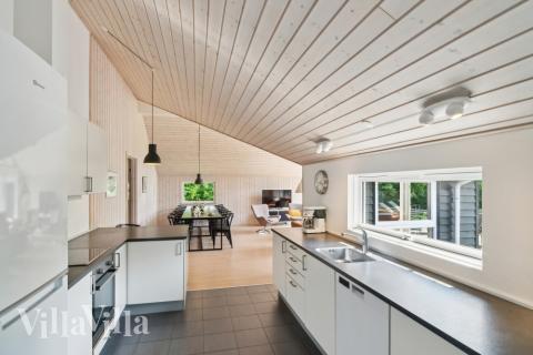 Köket i lyxstuga nr 352 är generöst inrett.