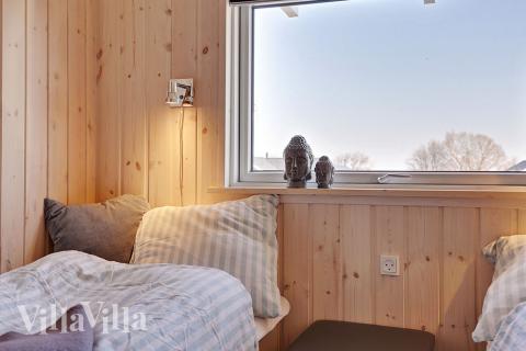 Ett av de 5 utmärkta sovrummen i lyxstuga nr 349 i Lolland/Falster/Møn.