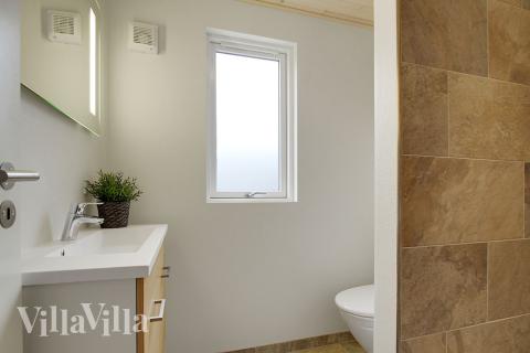 Ett av badrummen i lyxstuga nr 358