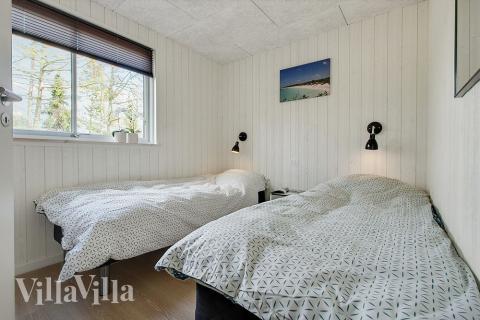 Ett av de 7 utmärkta sovrummen i lyxstuga nr 361 i Nordsjälland.