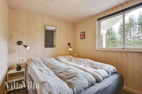 Ett av de 9 utmärkta sovrummen i lyxstuga nr 362 i Nordsjälland.