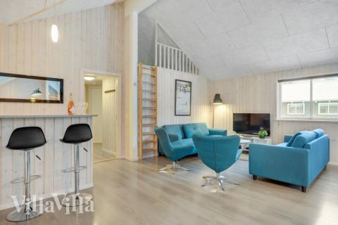 Lyxstuga 362 för 24 personer har ett stort aktivitetsrum med bl.a. biljard och dart