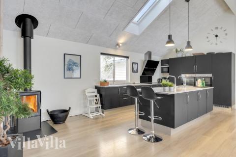 Köket i lyxstuga nr 362 är generöst inrett.