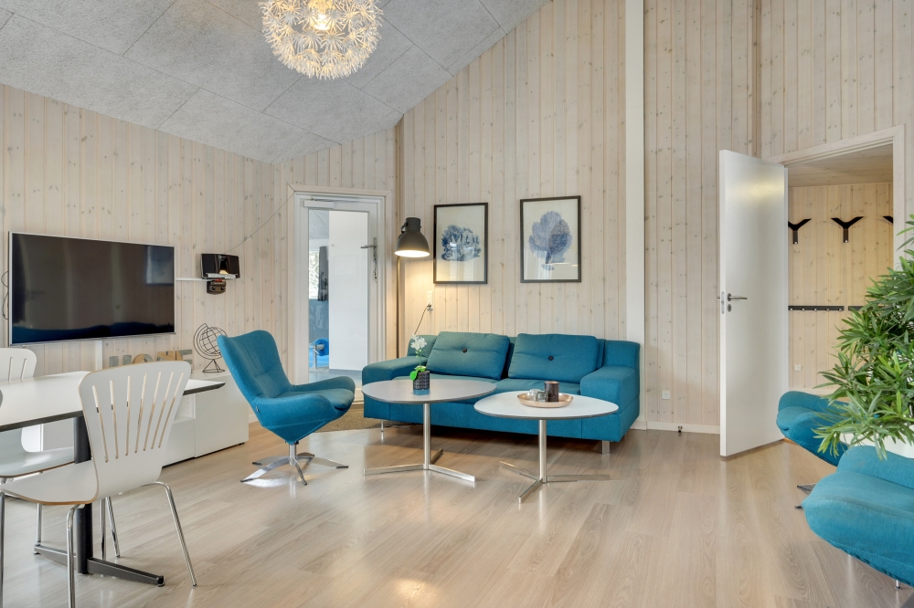 Soffhörnan i lyxstuga 362 i Nordsjälland.