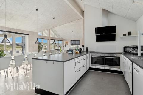 Köket i lyxstuga nr 363 är generöst inrett.