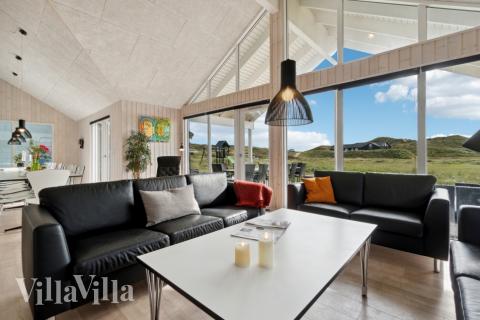 Soffhörnan i lyxstuga 363 i Vestjylland.