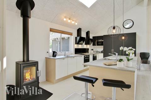 Köket i lyxstuga nr 370 är utrustat så att ni kan laga mat till 20 personer.