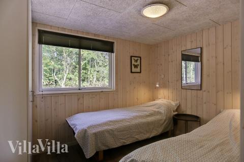 Ett av de 8 utmärkta sovrummen i lyxstuga nr 369 i Nordsjälland.