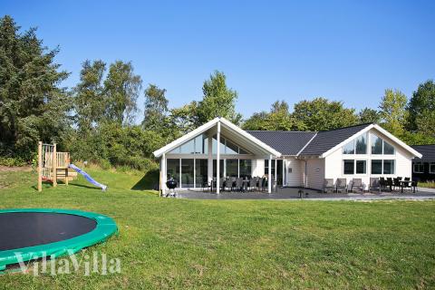 Välinrett poolhus för 18 personer i Vejby nära Rågeleje\r\n