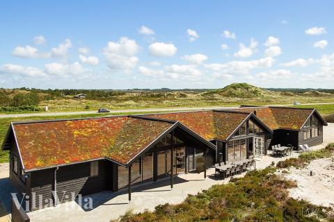 Den tjusiga sommarstugan nr 383 med gott om plats för upp till 18 personer