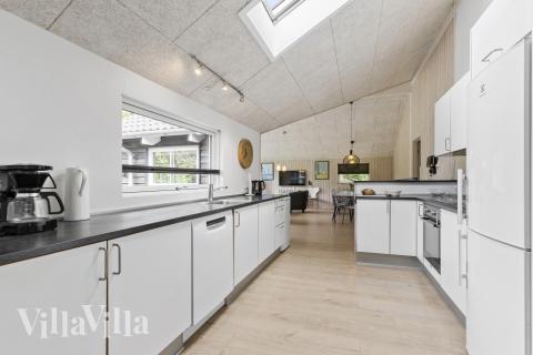 Välinrett kök i lyxstuga nr 380 i Østjylland.