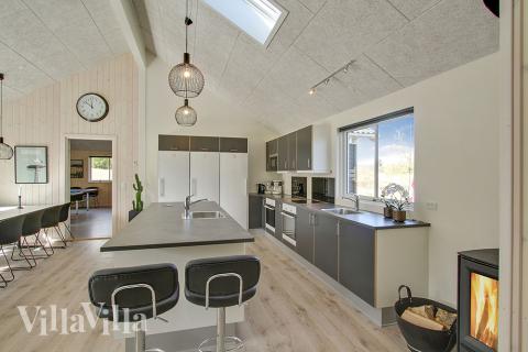 Köket i lyxstuga nr 394 är utrustat så att ni kan laga mat till 22 personer.