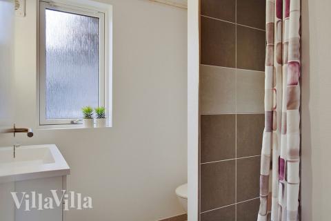 Ett av badrummen i lyxstuga nr 701