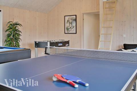 Aktivitetsrum i lyxstuga nr 703 med 8 sovrum och plats för 20 personer.