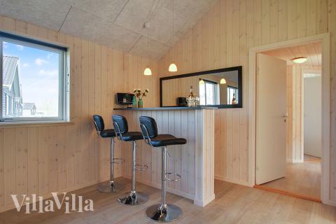 Sommarstuga 704 är utrustad med egen bar