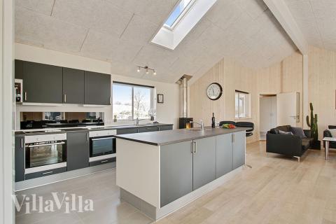 Köket i lyxstuga nr 705 är utrustat så att ni kan laga mat till 22 personer.