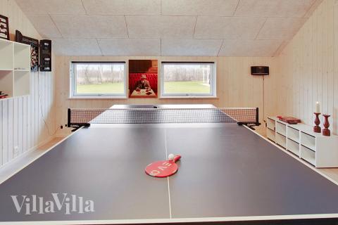 Lyxstuga 708 för 12 personer har ett stort aktivitetsrum med bl.a. biljard och dart