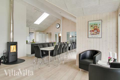 Ni kan sitta 18 personer tillsammans i vardagsrummet när ni besöker lyxhus nr 712 i Tyskland.