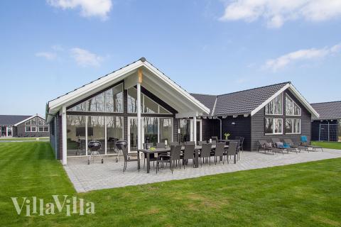 Njut av en grillkväll på terrassen i lyxstuga nr 712 i Tyskland