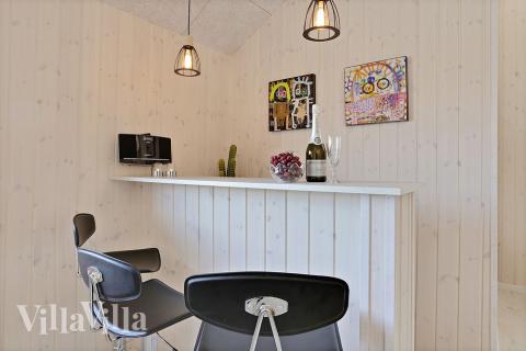 Sommarstuga 393 är utrustad med egen bar