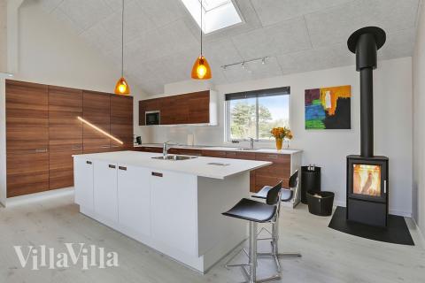 Köket i lyxstuga nr 393 är utrustat så att ni kan laga mat till 20 personer.