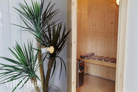 Njut av bastuvärmen i lyxstuga nr 393 för 20 personer