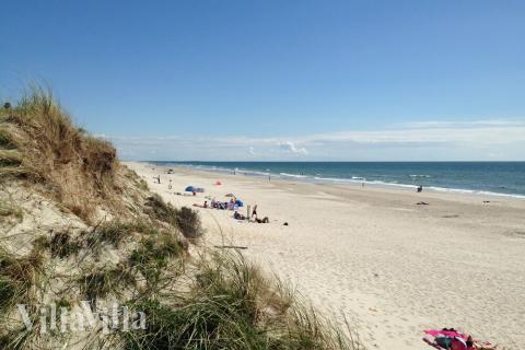 Den vackra stranden i närheten av lyxhus 393 vid Vestjylland.