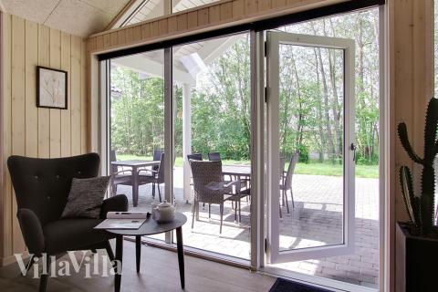 Ni kan sitta 16 personer tillsammans i vardagsrummet när ni besöker lyxhus nr 713 i Tyskland.