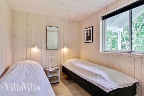 Ett av de 8 utmärkta sovrummen i lyxstuga nr 715 i Tyskland.