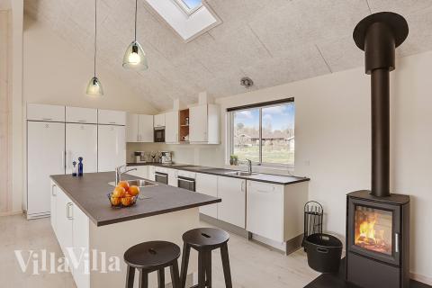 Köket i lyxstuga nr 398 är utrustat så att ni kan laga mat till 22 personer.