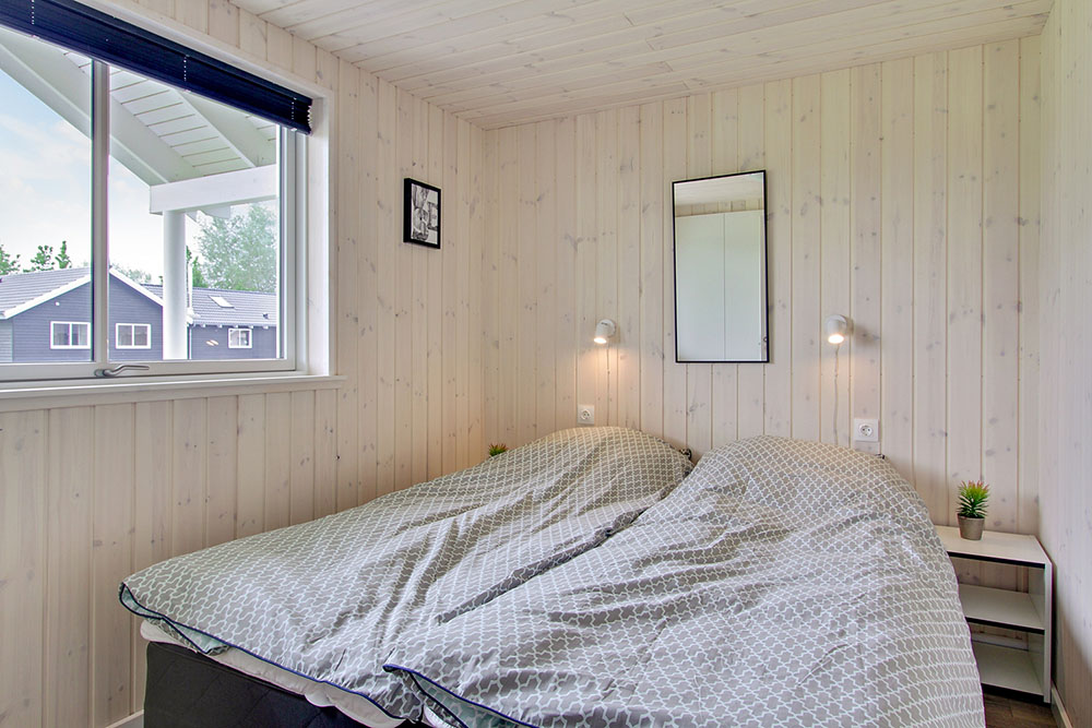 Ett av de 8 utmärkta sovrummen i lyxstuga nr 707 i Tyskland.