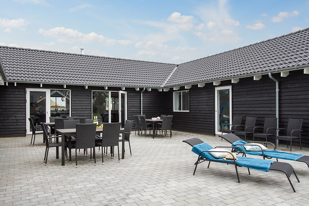 Njut av en grillkväll på terrassen i lyxstuga nr 707 i Tyskland