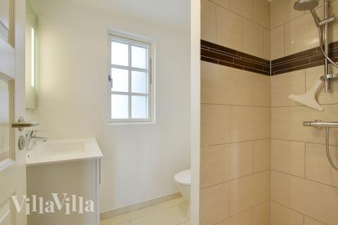 Ett av badrummen i lyxstuga nr 400