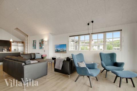 Ni kan sitta 24 personer tillsammans i vardagsrummet när ni besöker lyxhus nr 400 i Østjylland.