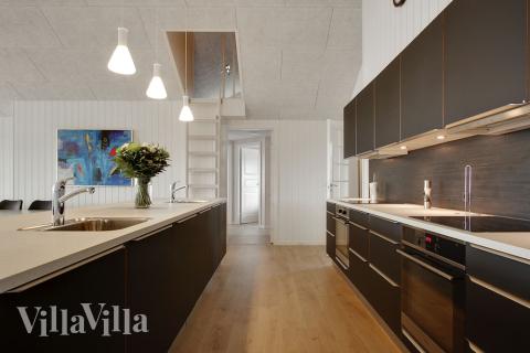 Köket i lyxstuga nr 400 är generöst inrett.