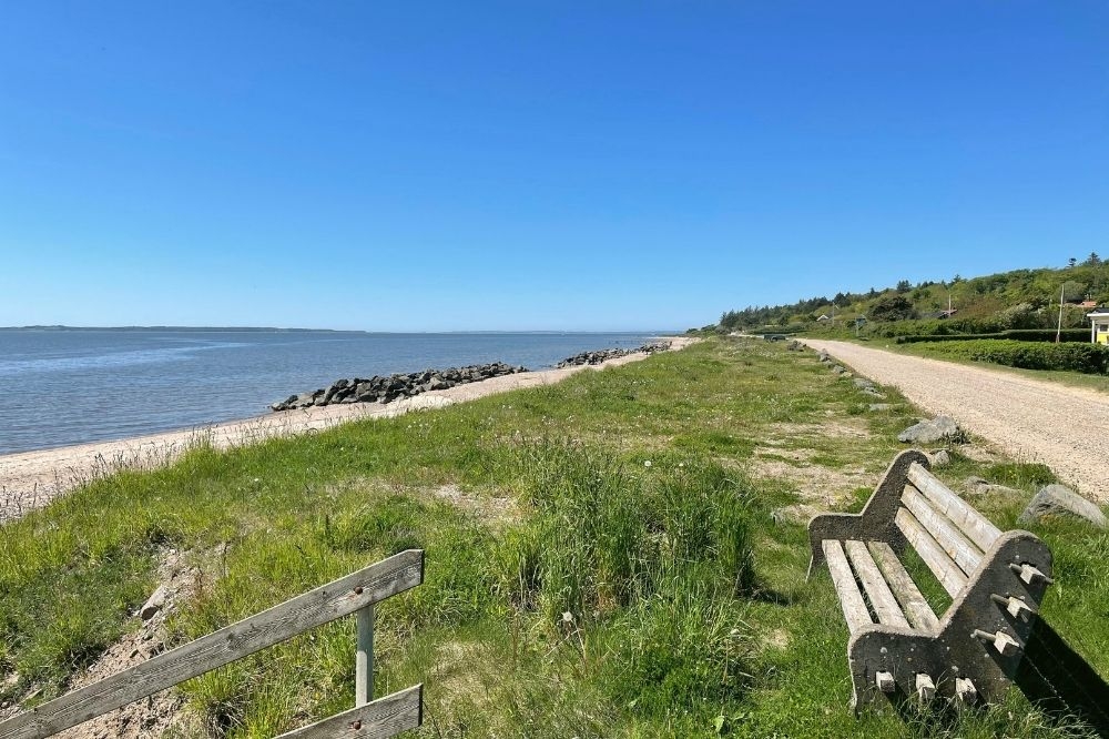 Stranden i närheten av lyxhus 405.