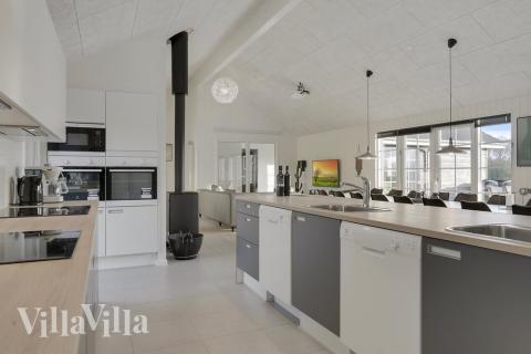 Köket i lyxstuga nr 415 är generöst inrett.